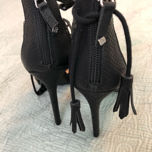Sam & Libby Strappy Heels w/back zipper - Picture 4 of 5